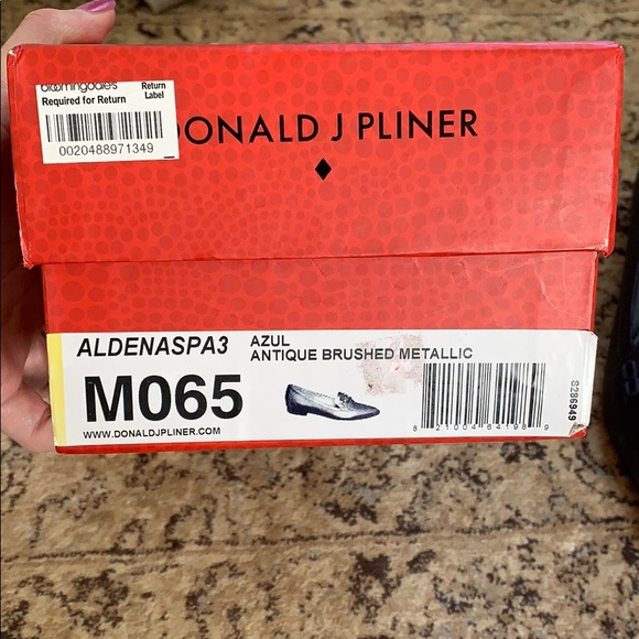 Donald J Pliner embellished pointed toe flat - Picture 6 of 6